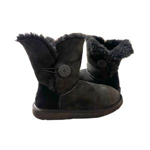 UGG Black Bailey fur lined winter bottom  boots